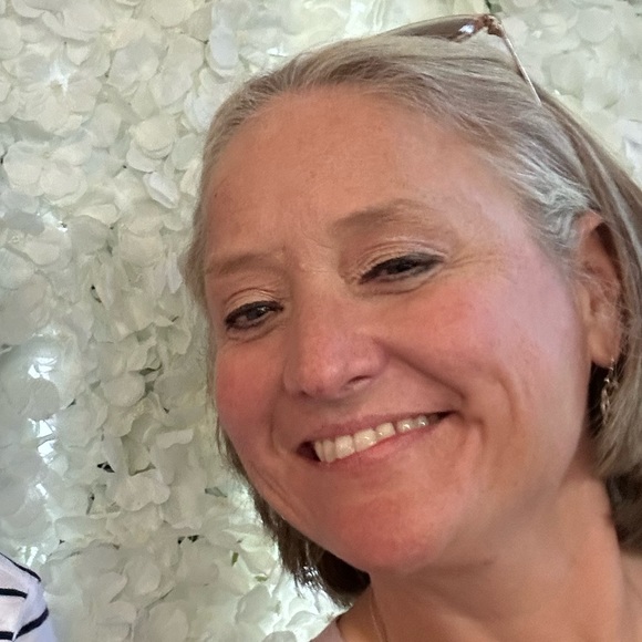 Meet your Posher, Angela - Picture 2 of 9